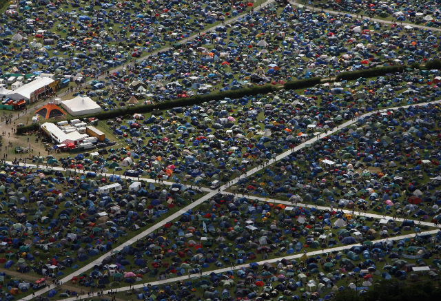 glastonbury-tents-fastlane